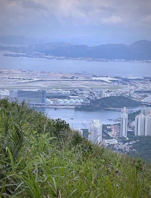 ��������ď���ҹ�J�������������� 5��4ҹ����һ����۵ġ�ɽϵ���c���������p��b��